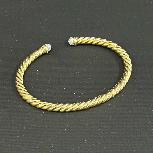David Yurman Cable Flex Bracelet
18K Yellow Gold with Diamonds - Picture 3 of 10
